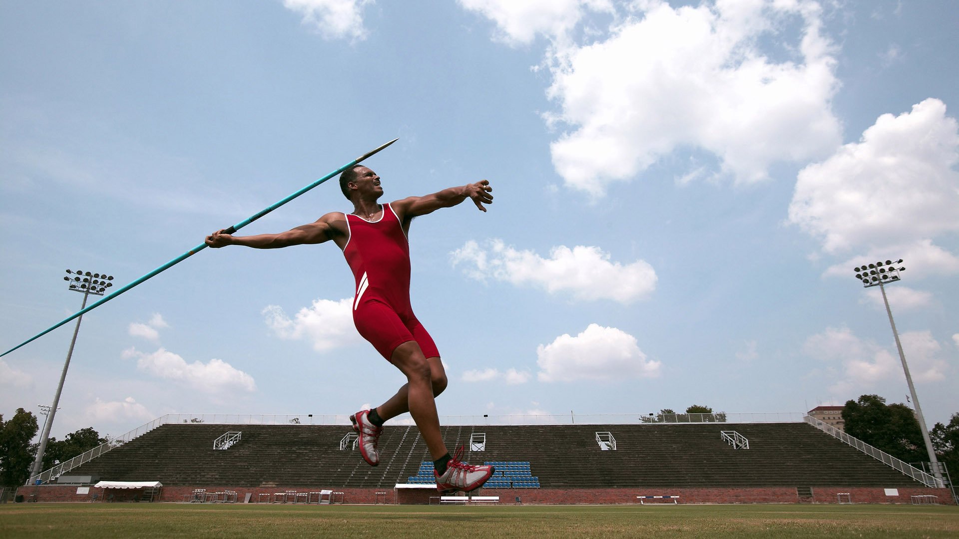 kaiyun sports-大型户外攀岩营,挑战极限突破自我,户外运动攀岩项目详细介绍